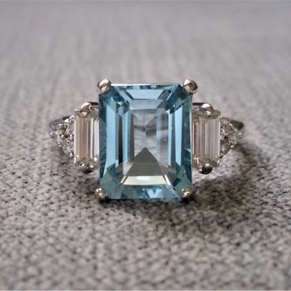 🩵 NEW stunning & sparkling antique style emerald cut ocean blue ring size 7 🩵